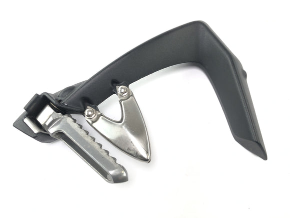 Triumph Sprint St 1050 [2005]  - 左側の小児用フットレストホルダーフットレストの乗客