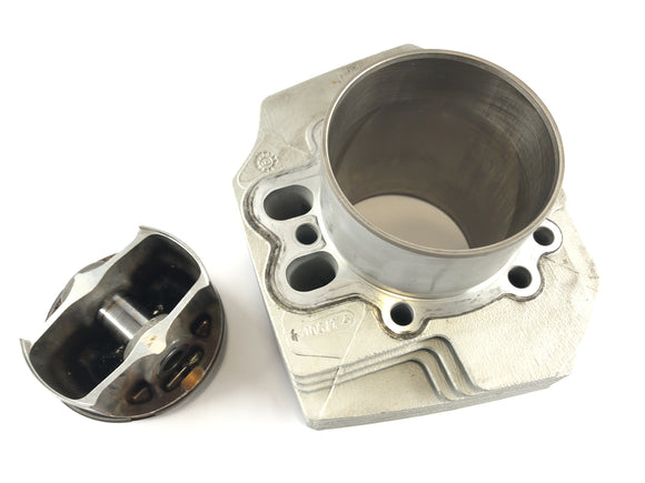 Moto Guzzi Norge 1200 [2006] - Sylinteri vasemmalla puolella