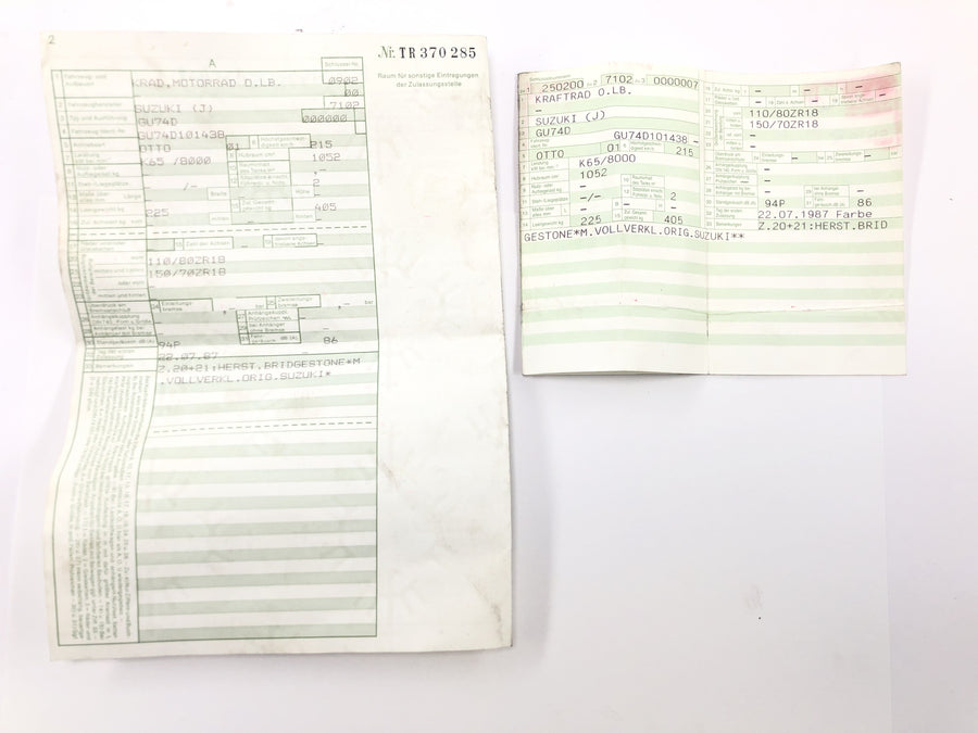 Suzuki GSX R 1100 GU74D [1987] - Châssis principal avec papiers