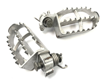 SWM SM 125 R [2018] - Footrests Rast Pedale Driver's Footrests on the right and left