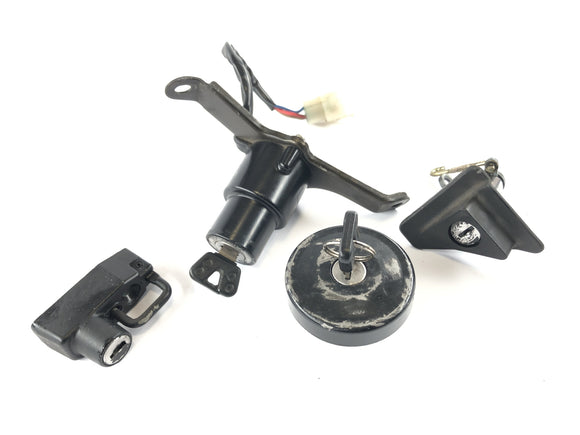 Yamaha v Max 1200 2We [1996] - слесарь, заполняющий шлюз бак helmschloss