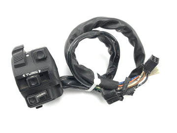 Honda CBR 900 RR SC28 [1994] - Переключатель руля на левой руле.