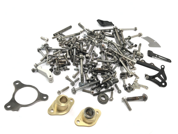 Triumph Street Triple R 675 D67LD [2010] - Винты и остаточные детали свернуты