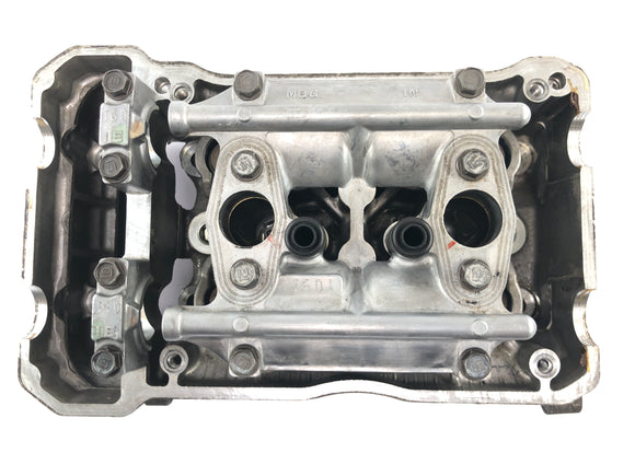 Honda VFR 800 FI RC46 [1999] - Zylinderkopf Ventiltrieb Brennraum Motorhead vorne