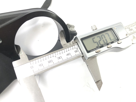 Aprilia RST 1000 Futura [2002] - serrurier avec pont de fourche au-dessus de l'ensemble de touches de couvercle du réservoir de verrouillage d'allumage