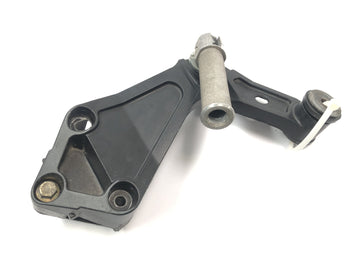 Triumph Daytona 900 T300 [1996] - Fußrastenhalterung Beifahrer rechts Soziusfußraste - 0