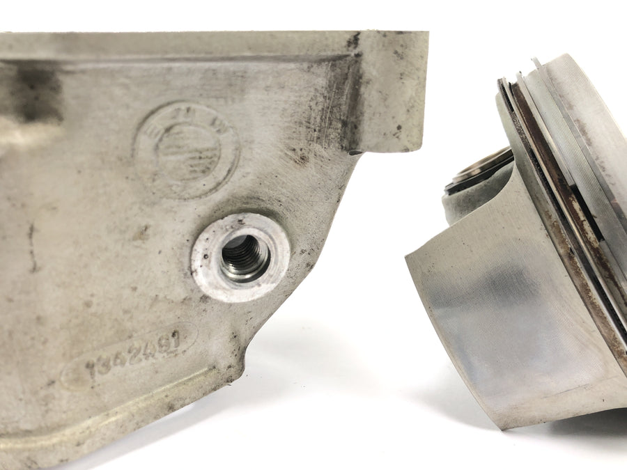 BMW R 1100 RT 259 [1999] - 气缸，活塞位于左侧