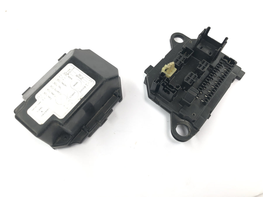 Kawasaki GPZ 1000 RX [1987] - Fuse box housing relay box fuse box holder