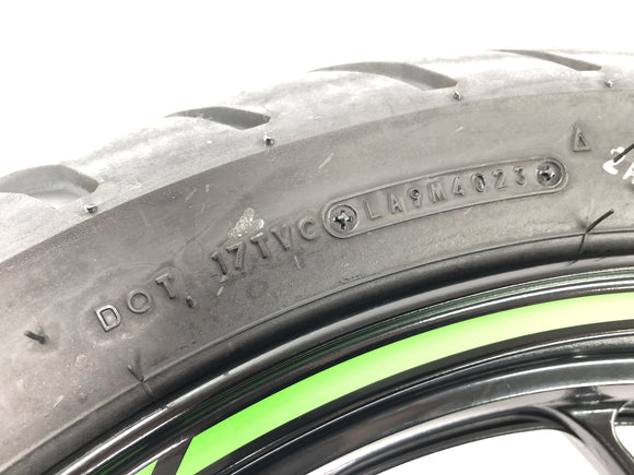 Kawasaki Ninja 125 BX125B [2024] - bakhjuldäckfälgen