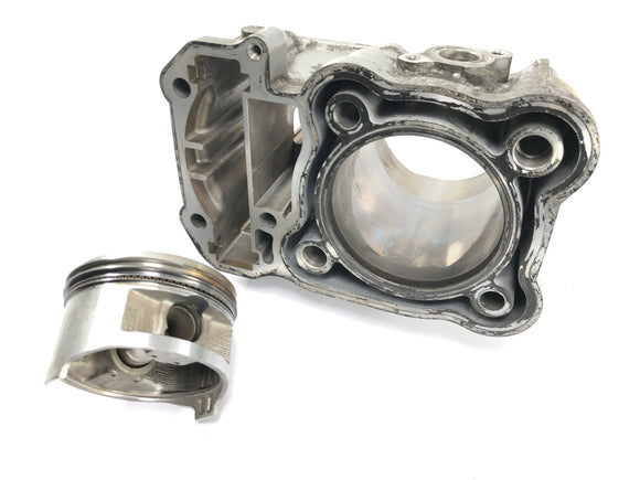 Honda XRV 750 Africa Twin RD04 [1990] - Zylinder mit Kolben vorne