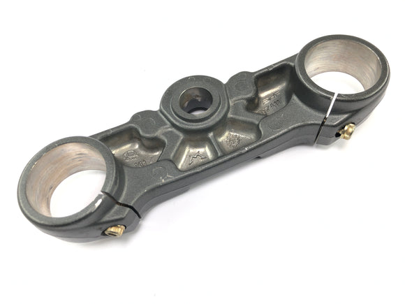 Cagiva Planet 125 [1998] - ylemmän haarukan sillan ohjauspään sillan haarukkakiinnike