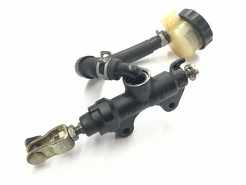 Триумф Дейтона 955I T595N [2003] - Тормозный насос на заднем основном тормозном цилиндре