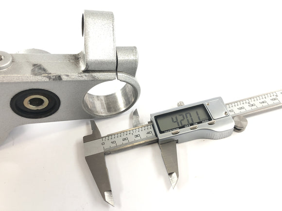 Yamaha MT 03 RM02 [2007] - Gabelbrücke oben Lenkkopfbrücke obere Gabelklemmung