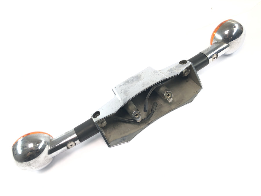 Suzuki Intruder VL 1500 AL [2000] - uchwyt kierunkowskazu, listwa kierunkowskazu, odblask tylny, kierunkowskaz