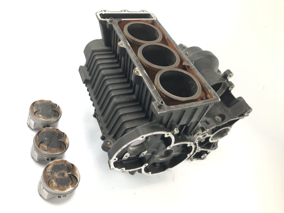 Triumph Daytona 900 T300 [1996] - Motorblock vevhus cylinderblock med kolvar