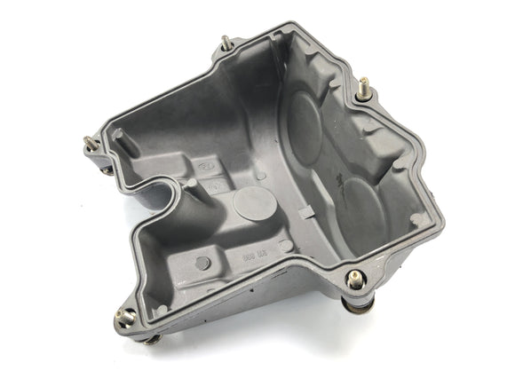 Aprilia SL 1000 Falco PA [2000] - Tapa de la cabeza del cilindro de la tapa de la válvula en la parte trasera