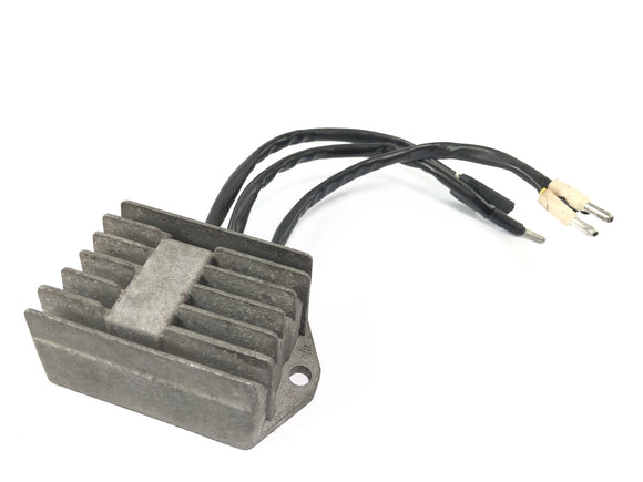 Moto Guzzi California III VY Integrale [1990] - Jednostka ładująca prostownik regulatora napięcia