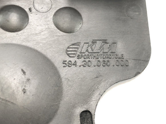 KTM 640 LC4 Prestige [2005] - hammaspyörän kansi muovia