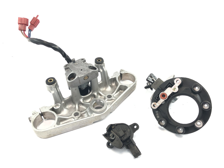 Yamaha XJR 1200 4PU [1996] - ponte superior do garfo com fechadura de ignição, trava da tampa do tanque