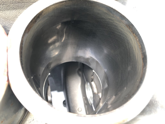 Triumph Daytona 900 T300 [1993] - Motorské pouzdro s běžícími zásuvkami a písty