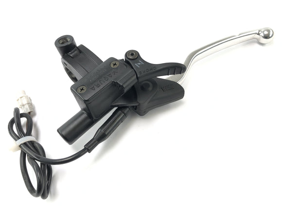 KTM 950 SM LC8 [2008] - Käsinjarrun pumpun jarrupumppu ohjaustangon edessä