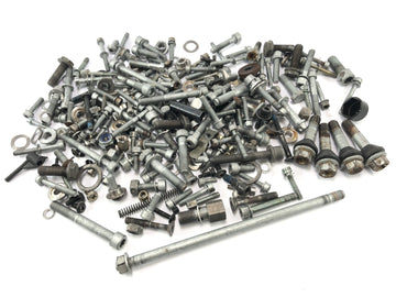 BMW R 1150 R R21 [2003] - Restdeler og skruer er bunt