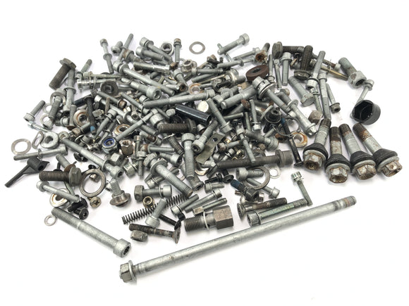 BMW R 1150 R R21 [2003] - Restdeler og skruer er bunt