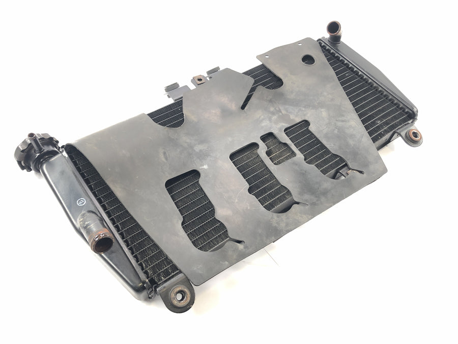 Triumph Daytona 955i T595N [2003] - Radador de resfriador de água fria na frente