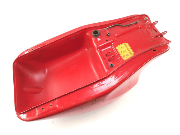 Ducati 900 SS [1991] - Poškozený nádrž na benzín musí být svařován