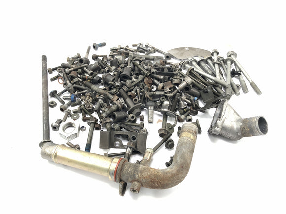 Yamaha YZF R1 RN09 [2003] - części resztkowe śrubowe są pakiet