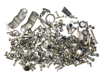 Ducati 999 H4 [2003] - Parafusos e peças residuais são complicadas - 0