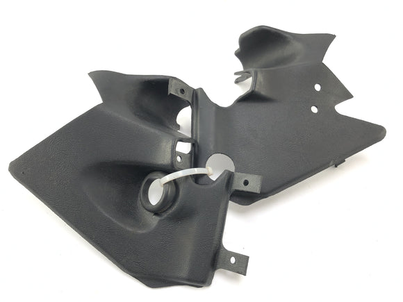 BMW K 100 RT [1988] - Oplášťování interiéru vlevo a vpravo