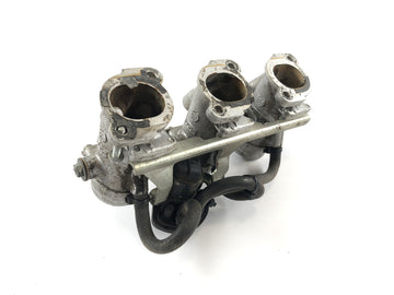 Triumph Speed ​​Triple 955i [1999] - škrticí ventil