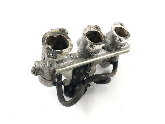 Triumph Speed ​​Triple 955i [1999] - škrticí ventil