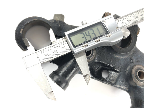 Triumph Bonneville T140V [1976] - Puente de la bifurcación arriba