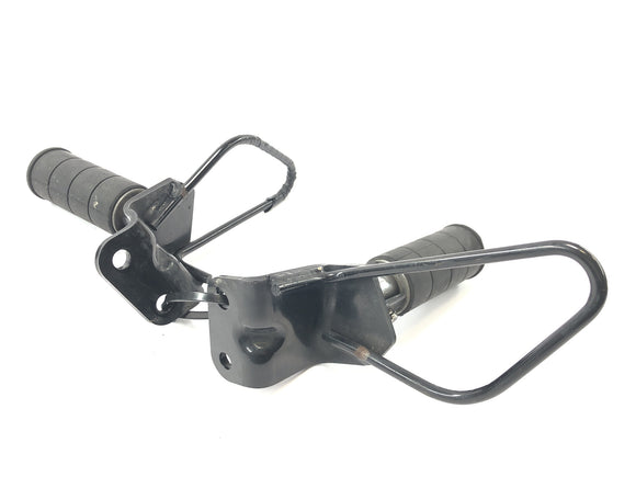 Suzuki VZ 1500 WVCU [2011] - подножки для пассажира, подножки на заднем сиденье с держателями слева и справа