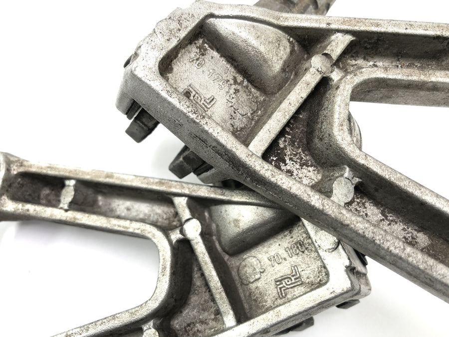 Cagiva Mito 125 EVO 8p [2000] - Fondazione Socio Socio Le poggiapiedi sinistra e destra