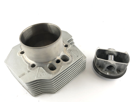 Moto Guzzi 1200 Sport [2007] - Cylinder med kolvar till vänster