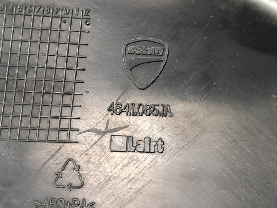 Ducati Multistrada 1200 S Touring [2009] - Verkleidung Seitenverkleidung Set rechts links air deflector Windabweiser