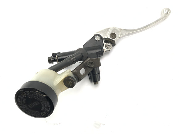 Honda CBR 900 RR SC28 [1994] - Тормозный насос в переднем тормозном рычаге