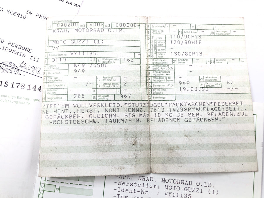 Moto Guzzi California III VY Integrale [1990] - Ramme med papirer