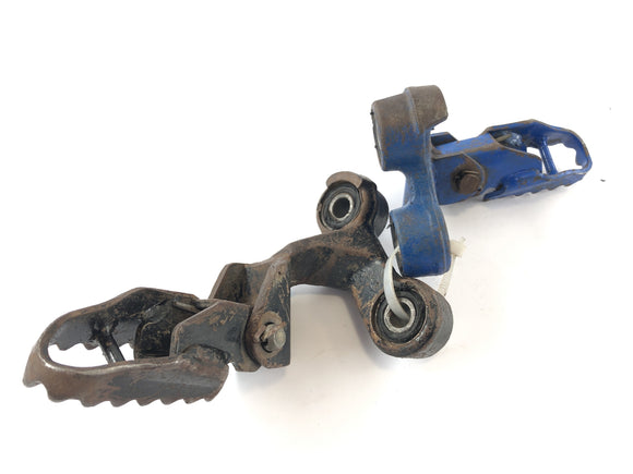 Suzuki Dr 350 SK42B [1991] - Footrests řidiče doleva a pravé nohy řidiče