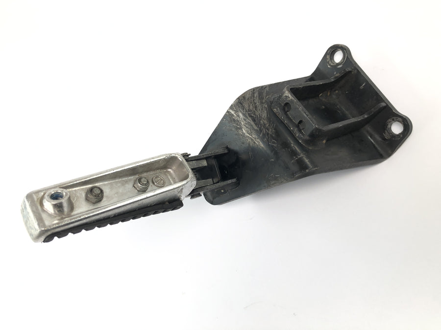 Suzuki VZ 1500 WVCU [2011] - Førerfotstøtte venstre Førerfotstøtte med holder