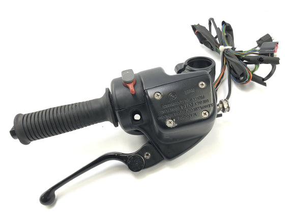 BMW R 1100 S R11S [2005]  - 右側のハンドルバーフィッティングがステアリングスタブステアリングスイッチとハンドブレーキポンプを備えています