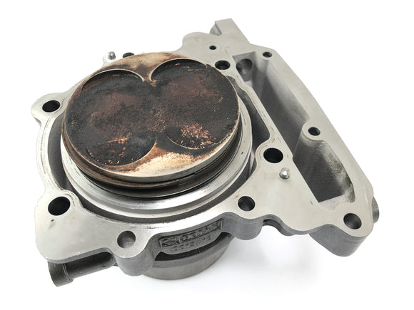 Aprilia SL 1000 Falco PA [2000] - Cilindro con pistones en el frente