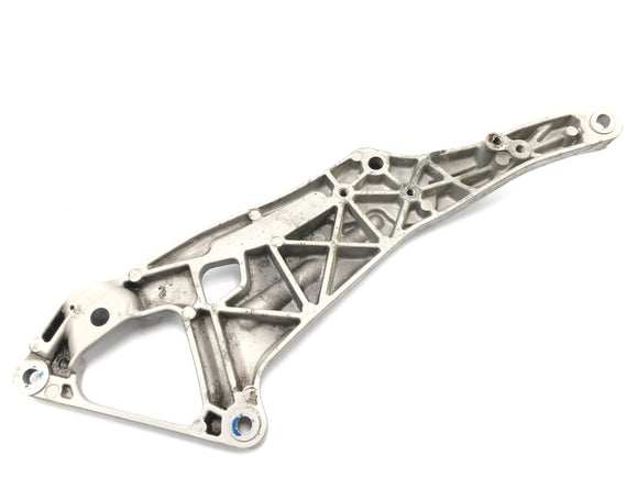 Yamaha GTS 1000 4FV [1997] - vasen jalkatuen kiinnityslevy