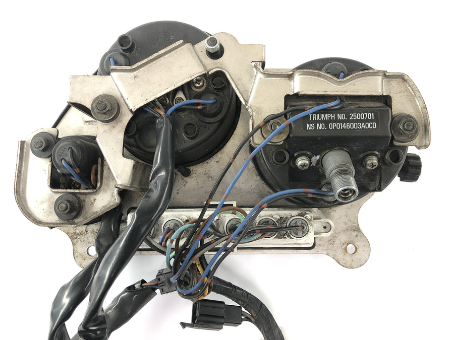 Triumph Daytona 900 T300 [1996] - Equipamiento Velocímetro Tacómetro Instrumentos Cuadro de instrumentos