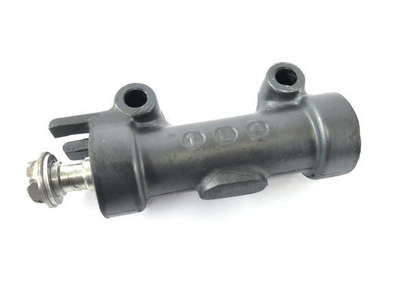 Kawasaki ZRX 1200 S ZRT20A [2002] - Distribuidor de frenos en la parte delantera