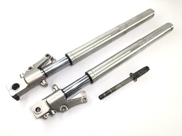 Suzuki GSX-R 1100 W GU75 C [1994] - Odpružená vidlice teleskopická vidlice s osou