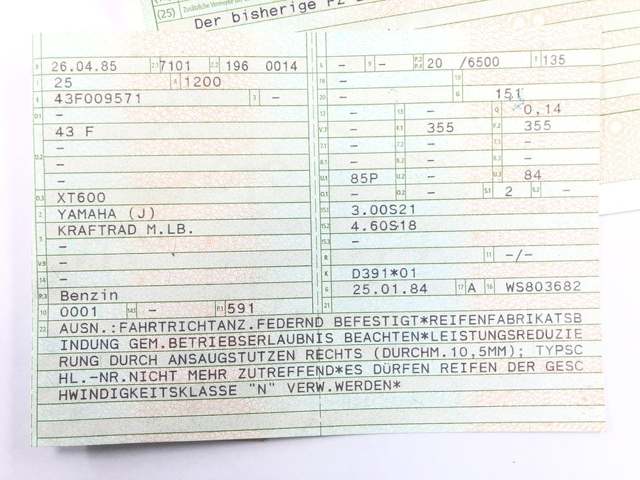 Yamaha XT 600 43f [1985] - рама с бумагами